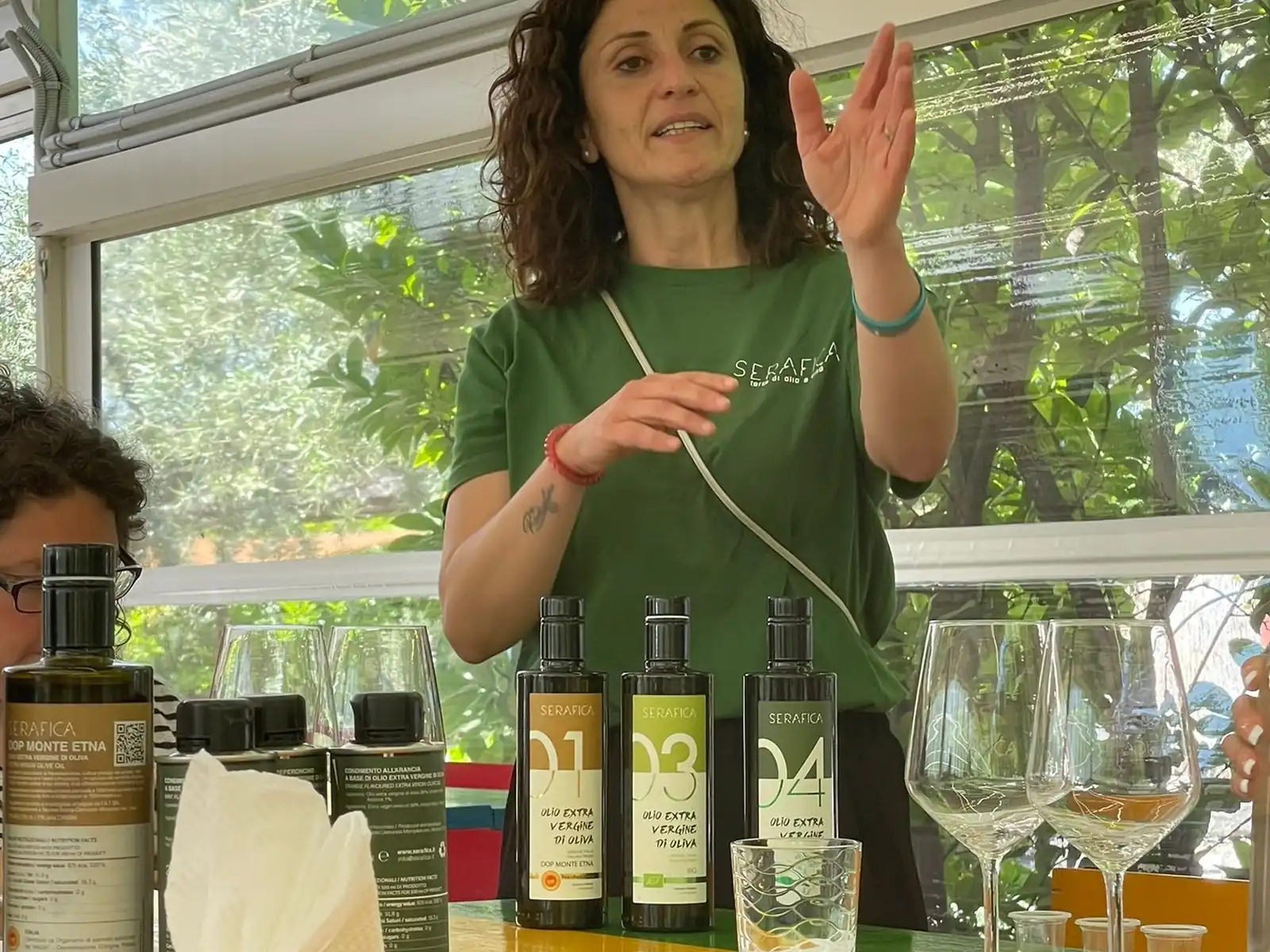 Wine discussions during a Sicilia-Vita experience